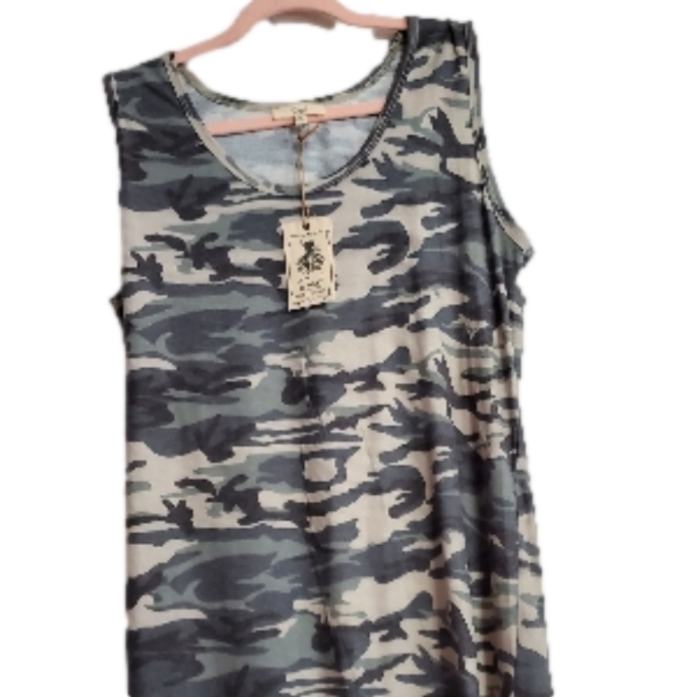 Ribbed tank top in a green camouflage pattern.  Made by Easel.  Size 2X